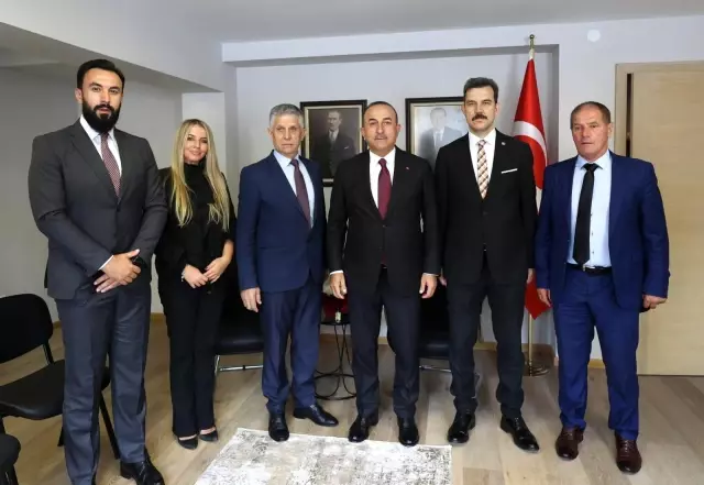 Son dakika: YENİ PAZAR - Dışişleri Bakanı Çavuşoğlu, Boşnak Ulusal Azınlık Konseyi'ni ziyaret etti