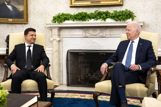 Biden ve Zelenskiy, Beyaz Saray'da bir ortaya geldiBiden: "ABD, Ukrayna'nın toprak bütünlüğüne sıkı sıkıya bağlı"