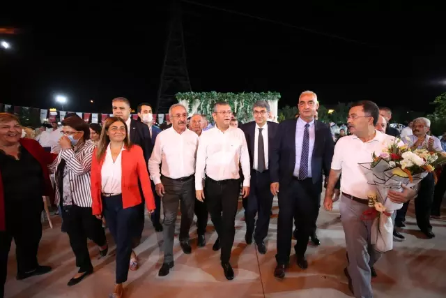 CHP Grup Başkanvekili Özgür Özel, Hatay Erzin'de partililerle buluştu CHP Grup Başkanvekili Özgür Özel, Hatay Erzin'de partililerle buluştu