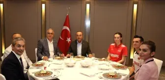 Filenin Sultanları: Dışişleri Bakanı Çavuşoğlu, Belgrad'da Filenin Sultanları'yla buluştu Filenin Sultanları: Dışişleri Bakanı Çavuşoğlu, Belgrad'da Filenin Sultanları'yla buluştu