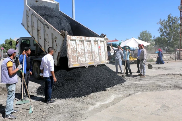 Diyadin'de asfaltlama çalışmaları devam ediyor