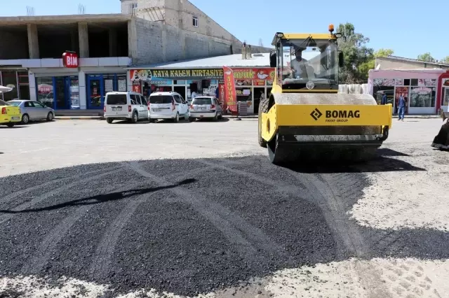 Diyadin'de asfaltlama çalışmaları devam ediyor