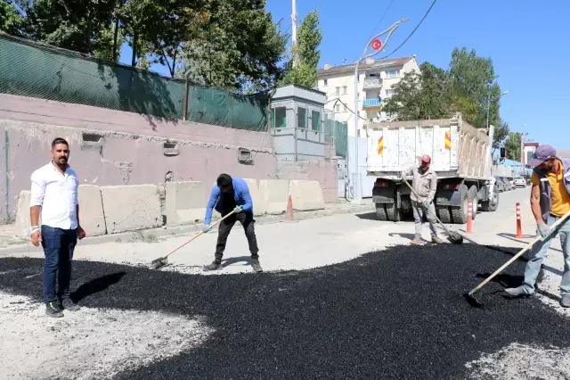 Diyadin'de asfaltlama çalışmaları devam ediyor