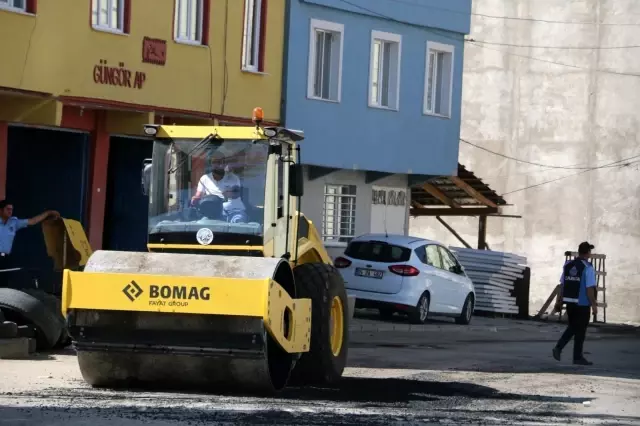 Diyadin'de asfaltlama çalışmaları devam ediyor