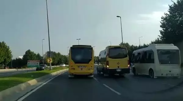 DÜĞÜN KONVOYUNDA TRAFİĞİ TEHLİKEYE SOKAN 4 MİNİBÜSÇÜYE CEZA YAĞDI
