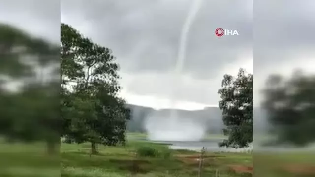 Hindistan'da fırtınanın ardından su hortumu meydana geldi