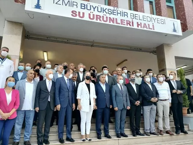 İzmir'in balık halinde bereket var