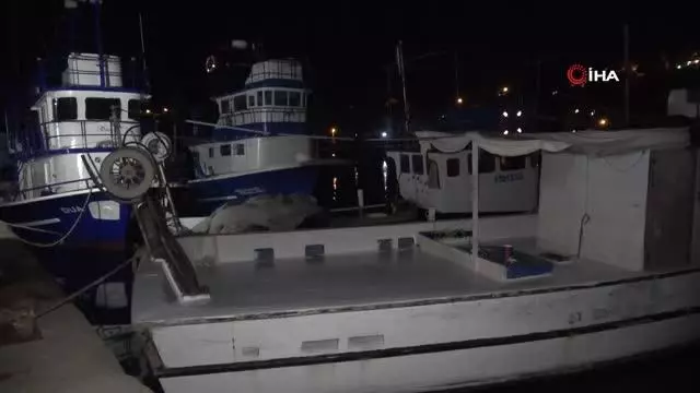 Kırklarelili balıkçılar denize açılmak için gün doğumunu bekliyor