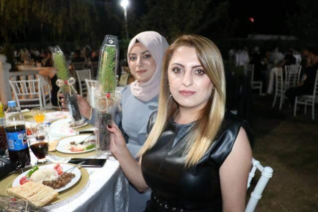 Oğullarının sünnet düğününde şeker yerine çam fidesi dağıttılar