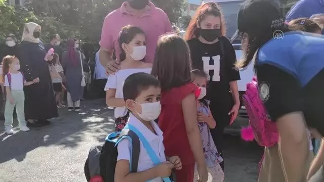 Son dakika! Polis, öğrencilere Cesur Maskot ile Kovid-19 bilgilendirmesi yaptı