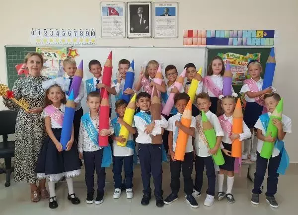 RUSYA İLE BİRLİKTE ANTALYA'DA DA İLK DERS ZİLİ ÇALDI