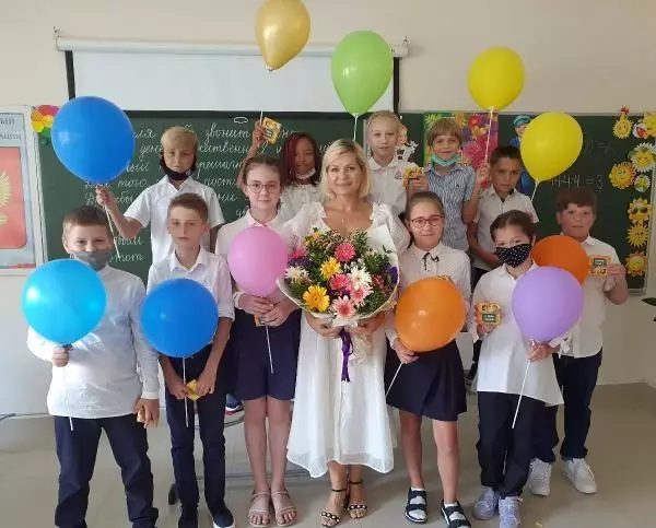 RUSYA İLE BİRLİKTE ANTALYA'DA DA İLK DERS ZİLİ ÇALDI