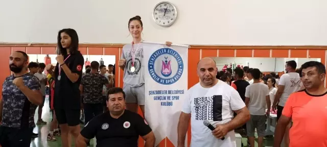 Şehzadeler'in sporcuları şampiyonaya damga vurdu