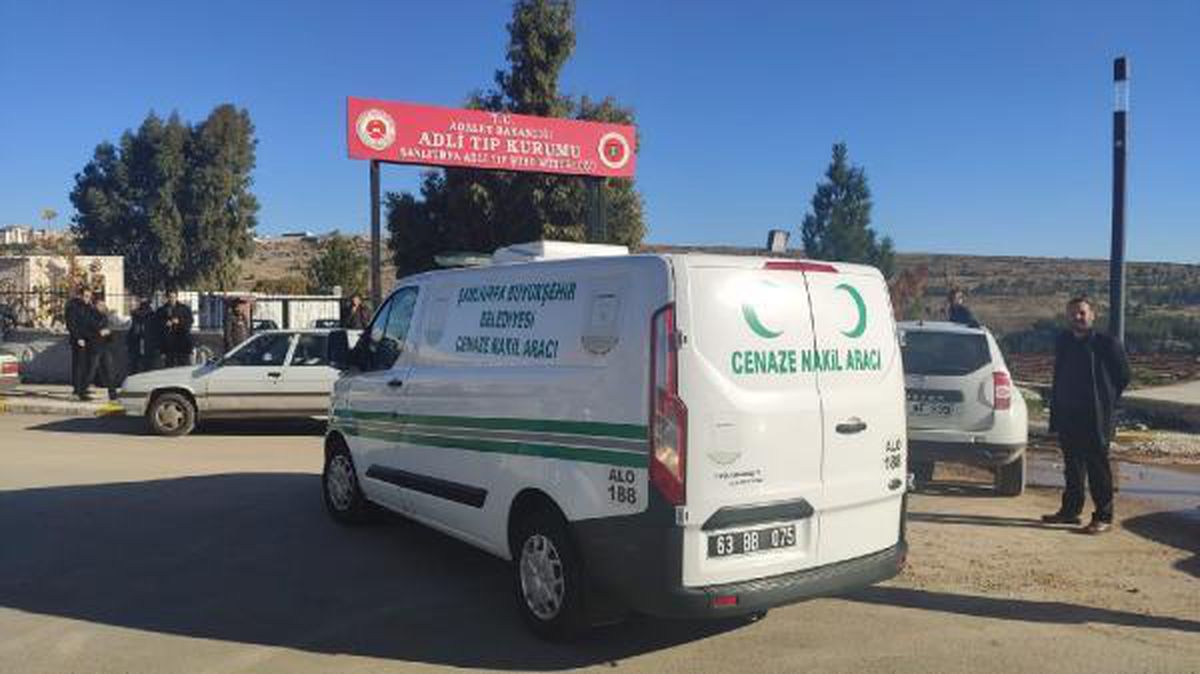 Sokakta yürürken elektrik kablosuna değen adam feci şekilde can verdi