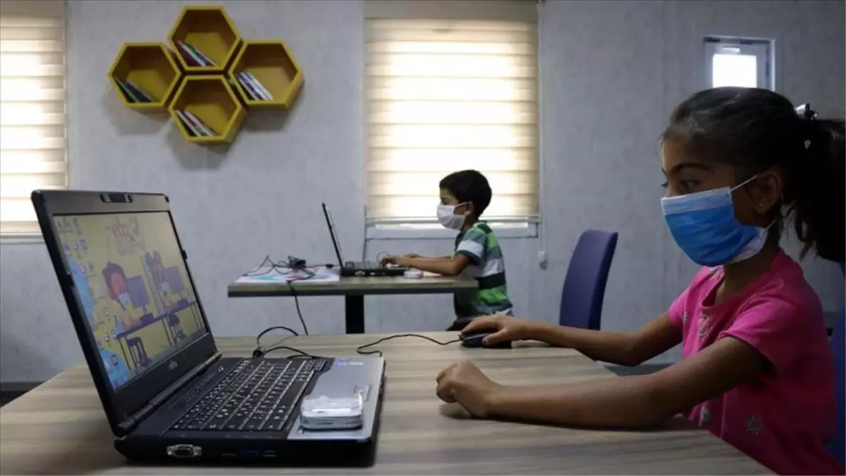 Uzaktan eğitim devam edecek mi? Dersler online mı olacak yüz yüze mi? Okullar ne zaman açılacak?