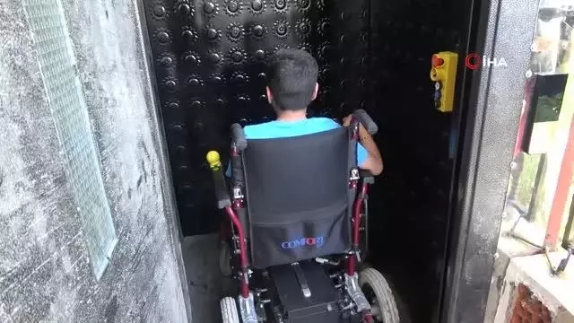 3-4 ayda bir çıktıkları sokağa artık her gün çıkabiliyor