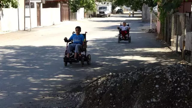 3-4 ayda bir çıktıkları sokağa artık her gün çıkabiliyor