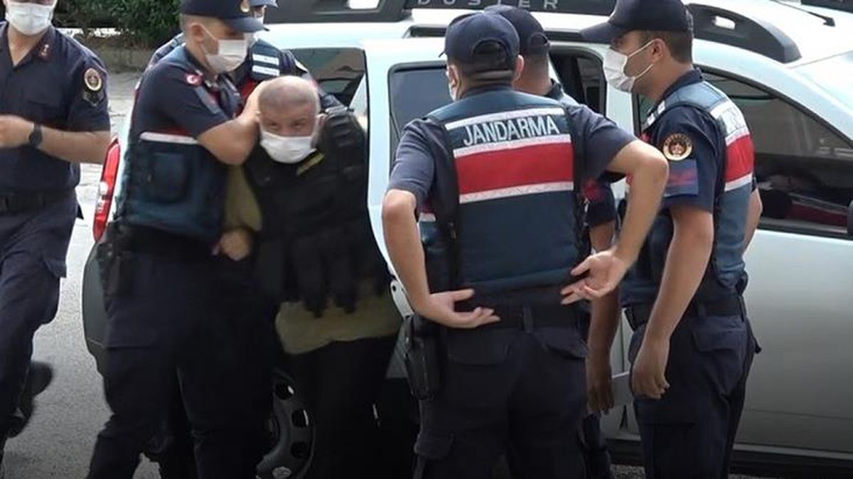 3 kızını başından vurarak öldüren müezzin Emre Göktaş cezaevinde bileklerini keserek intihar girişiminde bulundu