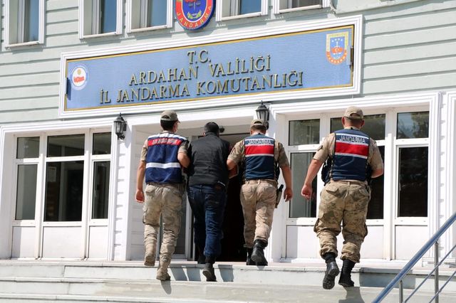 Ardahan'da kaçak silah operasyonu: 1 gözaltı