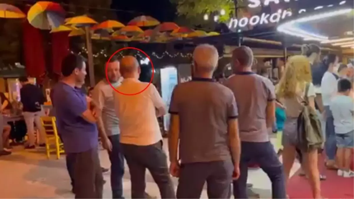 Bakan Karaismailoğlu'nu dondurmacıda sıra beklerken gören vatandaşlar şaşkına döndü