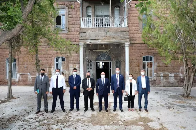 Başkan Yalçın ve Rektör Karamustafa kadim meslekleri canlandıracak okulu inceledi