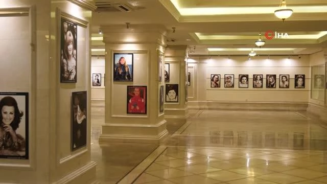 'Cumhuriyetimizin Öncü Kadınları' fotoğraf sergisi başkentlilerle buluştu