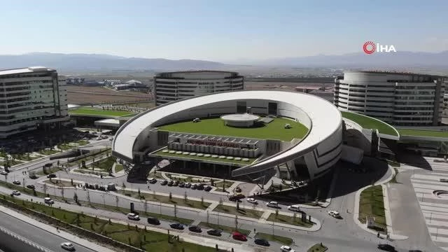 Son Dakika | Erzurum Şehir Hastanesi 1.5 yılda 1 milyon 250 bin hastaya hizmet verdi