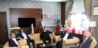 Hamur: İlçe belediye başkanlarından Milli Eğitim Müdürü Kökrek'e 'Hayırlı olsun' ziyareti Hamur: İlçe belediye başkanlarından Milli Eğitim Müdürü Kökrek'e 'Hayırlı olsun' ziyareti