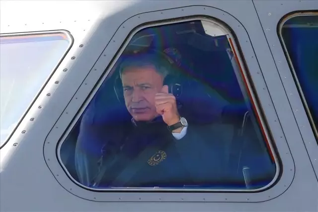 Akar ve TSK komuta kademesi Koca Yusuf un kokpitinde