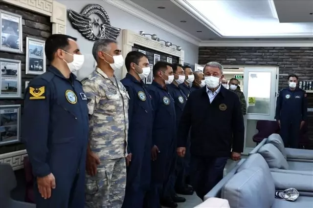 Akar ve TSK komuta kademesi Koca Yusuf un kokpitinde