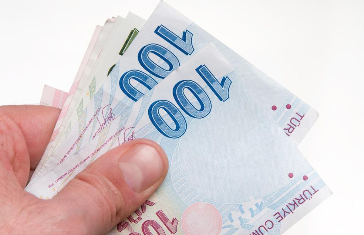 Perakende güveni geçen yılın aynı dönemine göre 2 puan azaldı