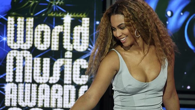 Ünlü şarkıcı Beyonce’dan halka açık alanda cinsel ilişki itirafı: Garip geliyor ama keyif alıyorum