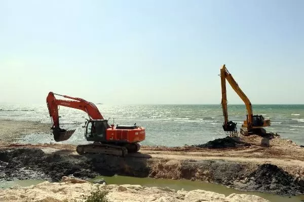 Son dakika gündem: VAN GÖLÜ KIYILARI 2 MİLYON 780 BİN METREKÜP DİP ÇAMURUNDAN ARINDIRILIYOR