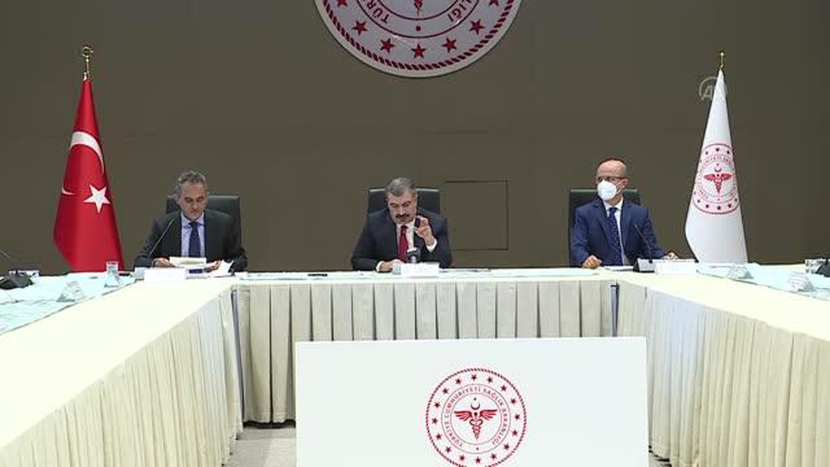 Koca: 'Bir çok ülkeyle zaten irtibat halindeyiz, bu anlamda aşının tanınabilirliğinde sorun olmayacak'