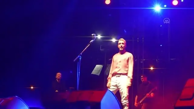 AFYONKARAHİSAR - Türkiye MotoFest etkinliğinin ikinci gününde Cem Adrian sahne aldı