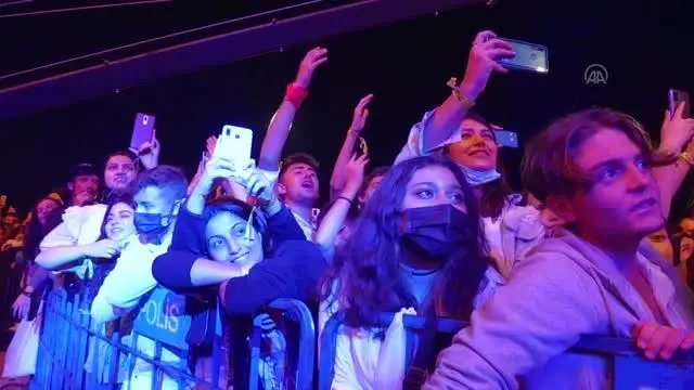 AFYONKARAHİSAR - Türkiye MotoFest etkinliğinin ikinci gününde Cem Adrian sahne aldı