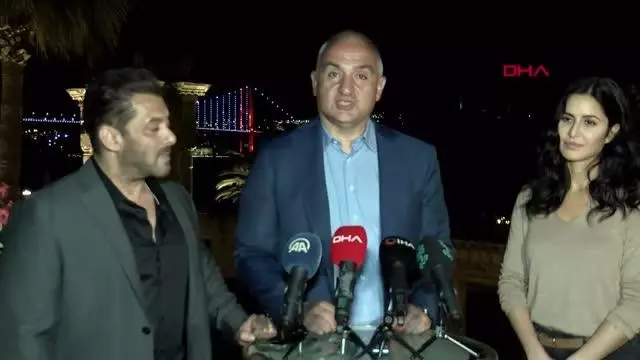 Son dakika gündem: BAKAN ERSOY, BOLLYWOOD SİNEMASININ YILDIZLARINI ÇIRAĞAN SARAYI'NDA KONUK ETTİ