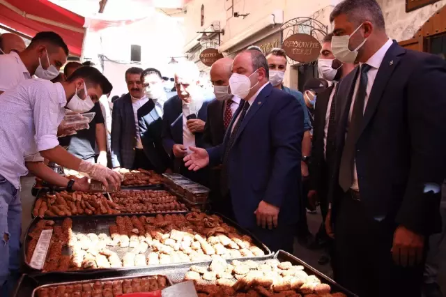 Bakan Varank, AK Parti Mardin İl Başkanlığını ziyaret etti