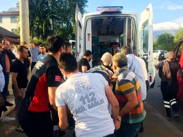 Kamyonet beton direğe çarparak bahçeye girdi: 1 ölü, 1 yaralı