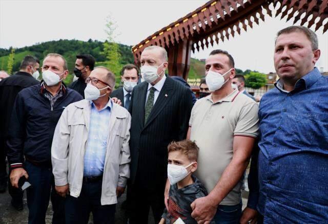 Cumhurbaşkanı Erdoğan'dan memleketi Rize'de dikkat çeken sözler: Ne kadar komünist varsa alıp buraya geliyorlar