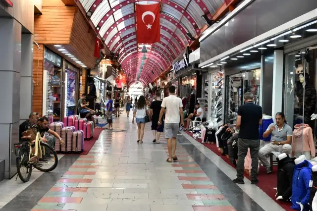 Dev yolcu gemisi sadece 7 saatliğine Marmaris'e geldi