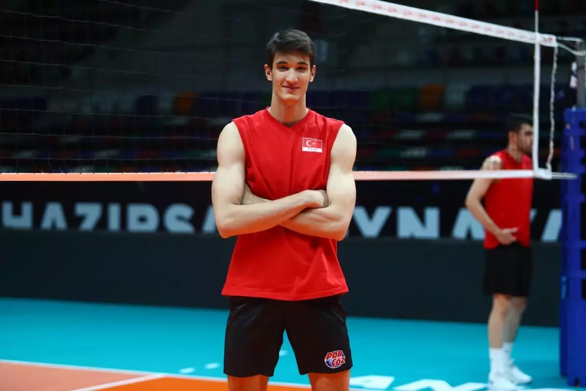 Efe Mandıracı kimdir? Türkiye Voleybol oyuncusu Efe Mandıracı kimdir, kaç yaşında, nereli, boyu kaç, kilosu kaç?