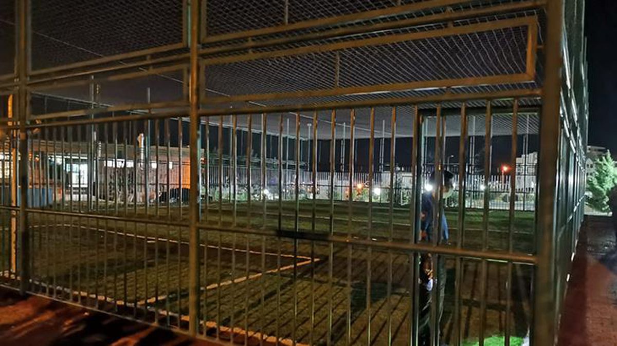 Halı sahadaki kavgada tüfeğe sarıldı! Futbol oynamayı bırakıp birbirlerine girdiler