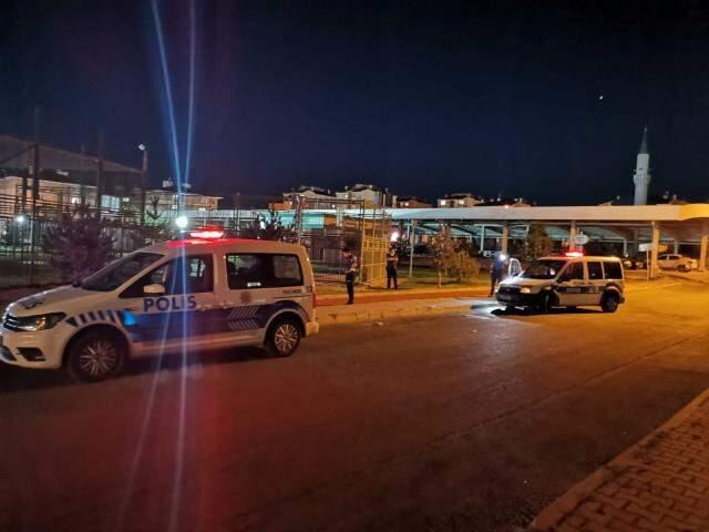 Halı sahada çıkan kavgada tüfekler konuştu! Futbol oynamayı bırakıp birbirleriyle çatıştılar