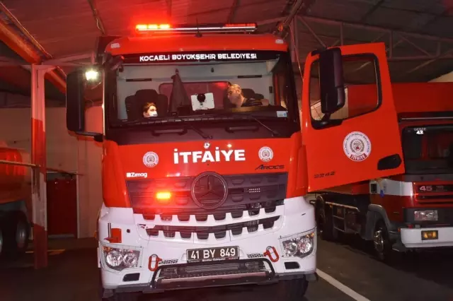 Son dakika haberleri... İtfaiyeci ve polis abilerinden serebral palsili Hamza'ya sürpriz doğum günü kutlaması