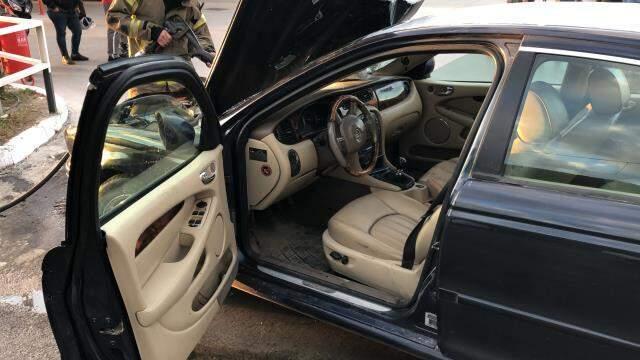 Polisten kaçan 2 şüpheli araçla servis bekleyen genç kadına böyle çarptı