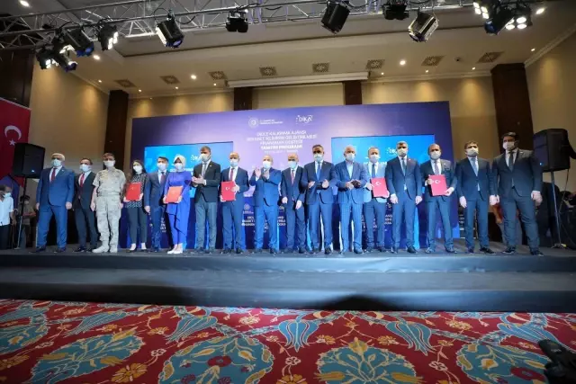 Varank: Mardin'in 3 ilçesinde ve 2. OSB'de tekstil sektörüne yönelik olarak hazır fabrika binaları inşa edeceğiz