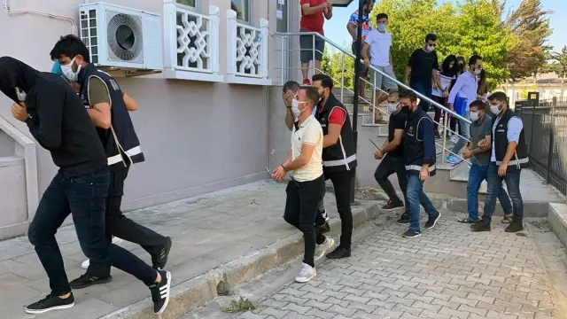 Kendilerini savcı ve polis gibi tanıtıp vatandaşları 3 milyon dolandıran 11 şüpheli yakalandı