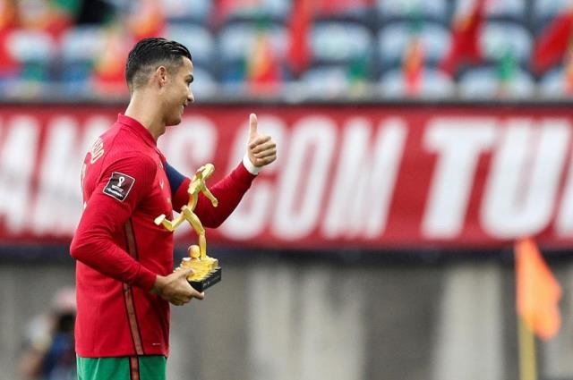 Tarihin her sayfasında artık o var! Ronaldo, İrlanda'ya attığı gollerle Guinnes Rekorlar Kitabı'na girdi