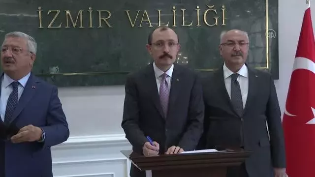 Son dakika haberleri: Ticaret Bakanı Mehmet Muş, İzmir Valiliğini ziyaret etti